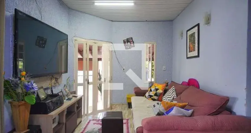 Casa para Aluguel - Scharlau, 2 Quartos, 137 m² - São Leopoldo