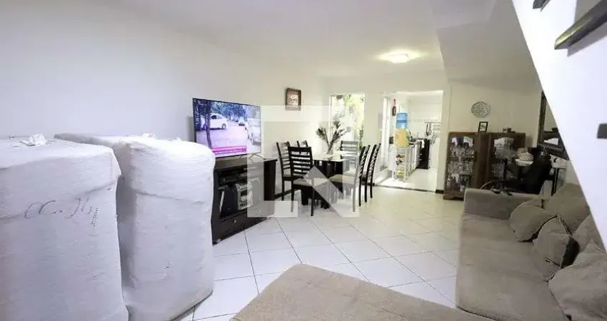 Casa com 4 quartos para alugar na Rua Silvinha Teles, Utinga, Santo André