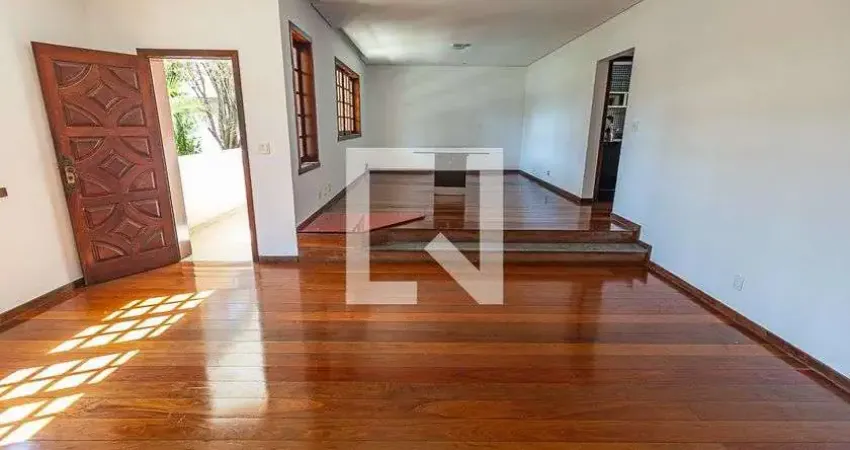 Casa para Aluguel - Castelo, 4 Quartos, 300 m² - Belo Horizonte