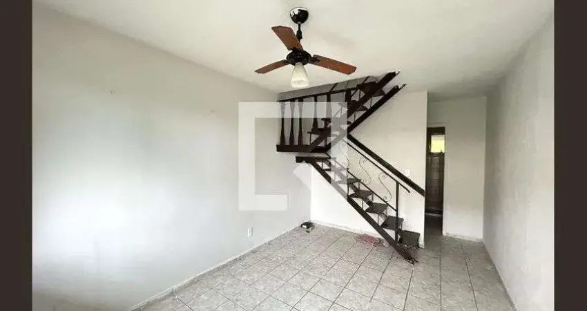 Casa para Aluguel - Paiol de Pólvora, 2 Quartos, 80 m² - Nilópolis