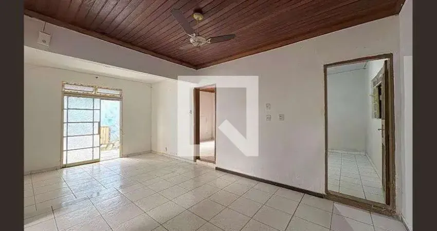 Casa para Aluguel - Pompéia, 2 Quartos, 160 m² - Belo Horizonte