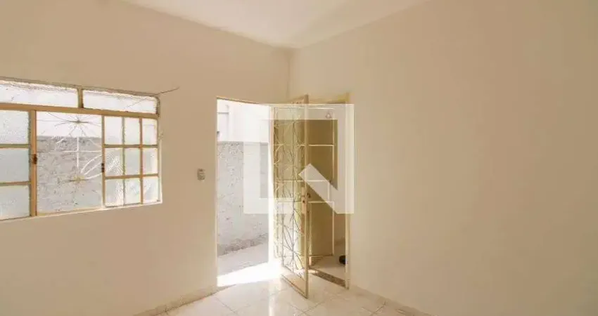 Casa para Aluguel - Guarani, 2 Quartos, 80 m² - Belo Horizonte