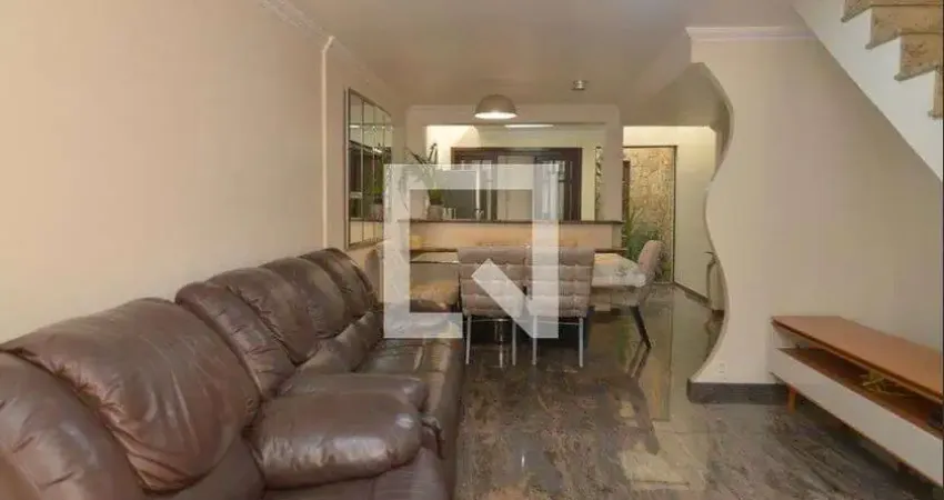 Casa com 2 quartos para alugar na Rua Nerino Silva, Utinga, Santo André