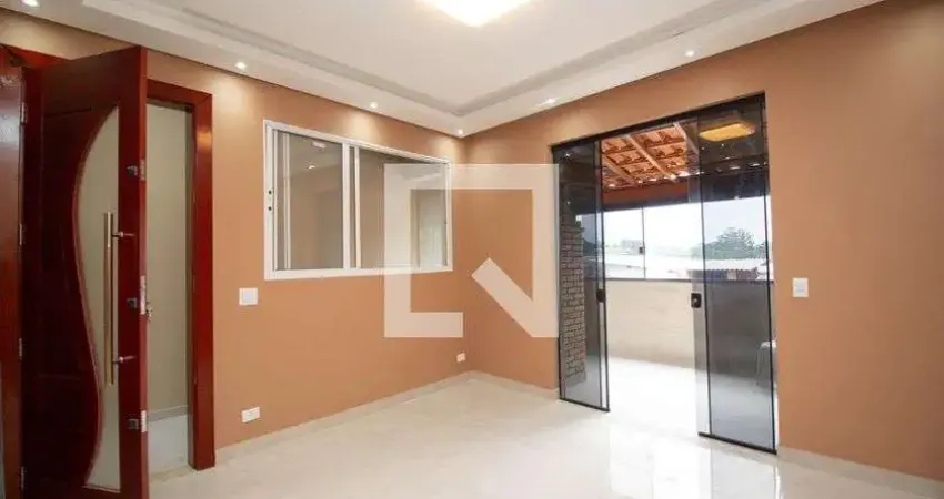 Casa com 2 quartos para alugar na Rua Serra do Cachimbo, Vila Zat, São Paulo