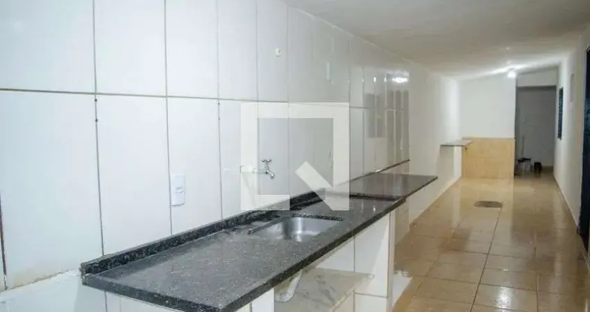 Casa para Aluguel - Vila Jardim Pompéia, 3 Quartos, 340 m² - Goiânia