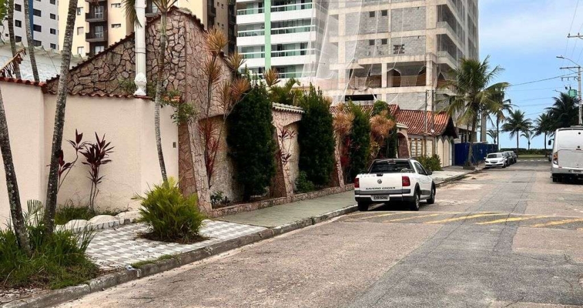 Sobrado com 3 dorm, 2 banheiros, sala conjugada c/cozinha, piscina churrasqueira