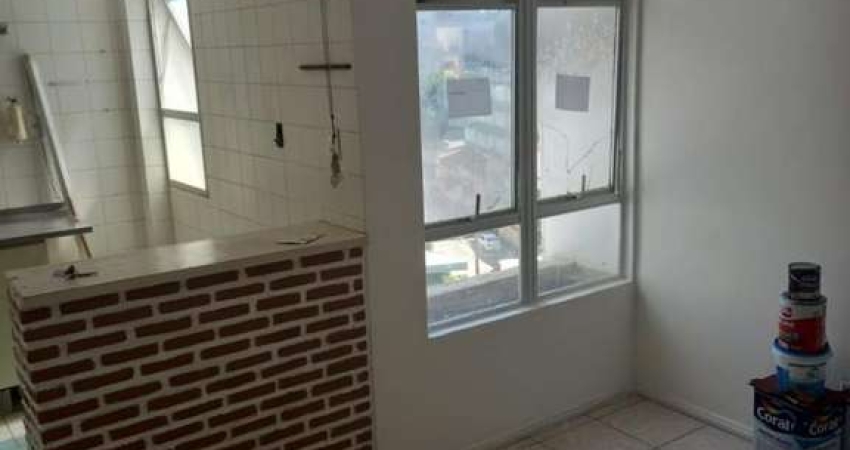 APARTAMENTO À VENDA QUARTO E SALA NA BARRA  ANDAR ALTO, COM GARAGEM