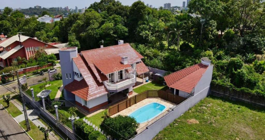 Casa Exclusiva com Área Gourmet, Piscina e Segurança Completa, em Canudos.