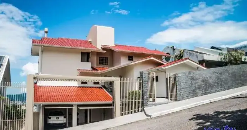 Casa em condomínio fechado com 5 quartos à venda na Rua das Laranjeiras, 1361, Bosque das Mansões, São José