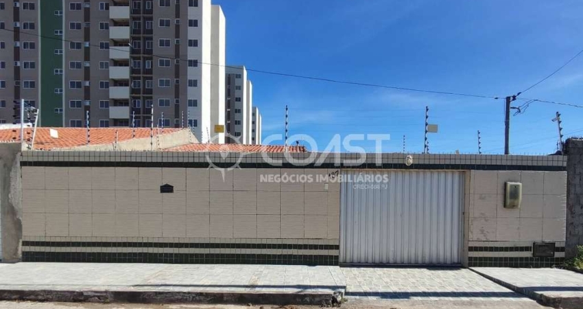 Casa Para Venda com 2 quartos no bairro Aruana em Aracaju