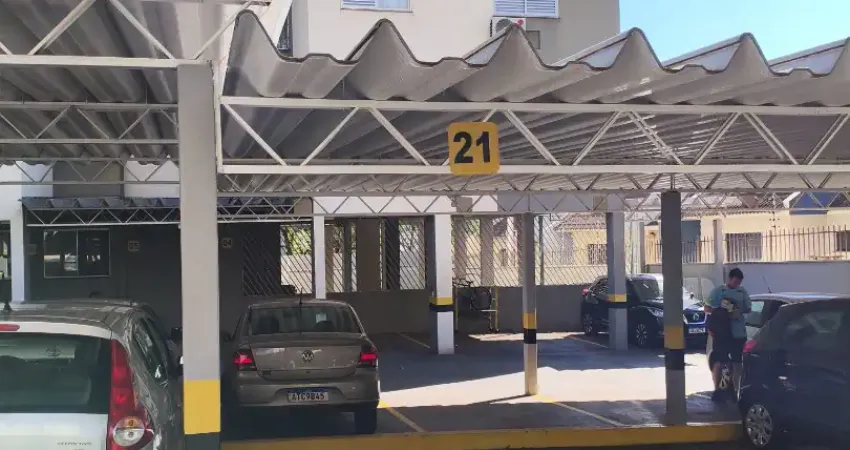 Apartamento desocupado à venda em maringá com 3 dormitórios, sol da manhã.