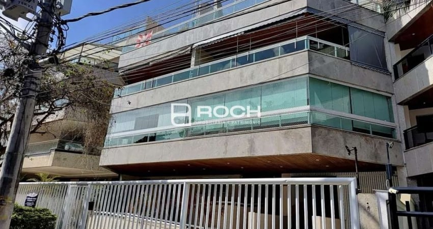 Apartamento amplo com varandão e 2 vagas, a 3 quadras da praia – 110m²