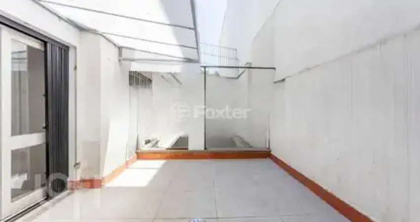 Apartamento Garden 2 dormitórios com vaga de garagem no Bairro Petrópolis.