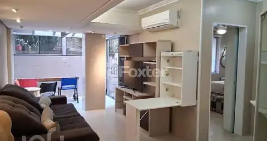 Apartamento 2 dormitórios com suíte 2 vagas de garagem no bairro Petrópolis.