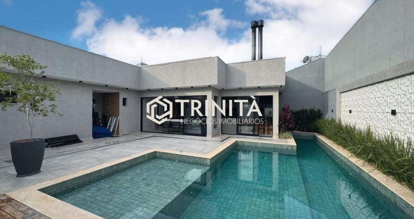 Casa térrea com 2 suítes + 1 quarto, 4 Vagas de Garagem | Recanto Tropical