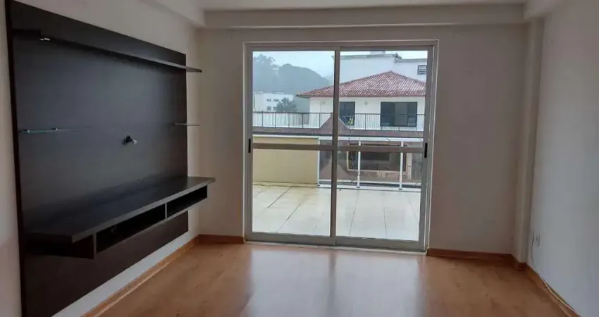 Cobertura para Venda em Teresópolis, Vale Paraiso, 2 dormitórios, 1 suíte, 1 banheiro, 1 vaga