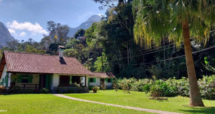 Sítio / Chácara para Venda em Teresópolis, Vargem Grande, 3 dormitórios, 1 suíte, 2 banheiros, 3 vagas