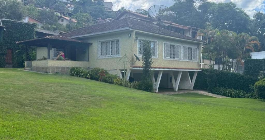 Casa para Venda em Teresópolis, Golf, 3 dormitórios, 3 banheiros, 4 vagas