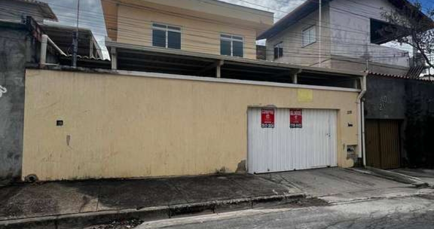 Casa a venda no bairro Tropical com 2 quartos e 2 vagas