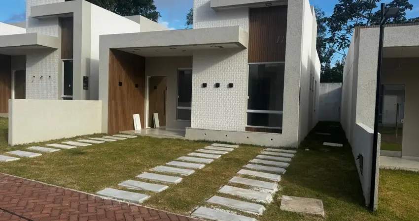Casa térrea, pronta para morar, planta de 2/4 com suíte e aréa privativa