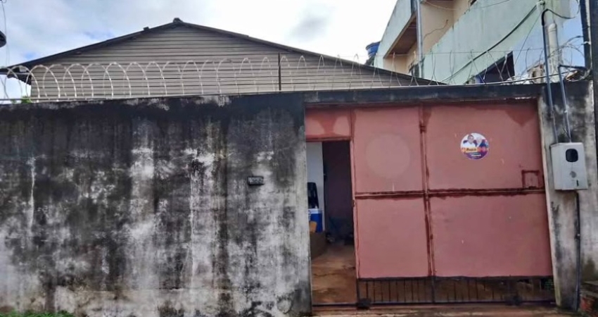Casa com 2 quartos à venda na Travessa Santarém, Maguari, Ananindeua