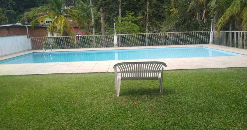 Casa para Venda em Teresópolis, BOM RETIRO, 3 dormitórios, 1 suíte, 4 banheiros, 2 vagas