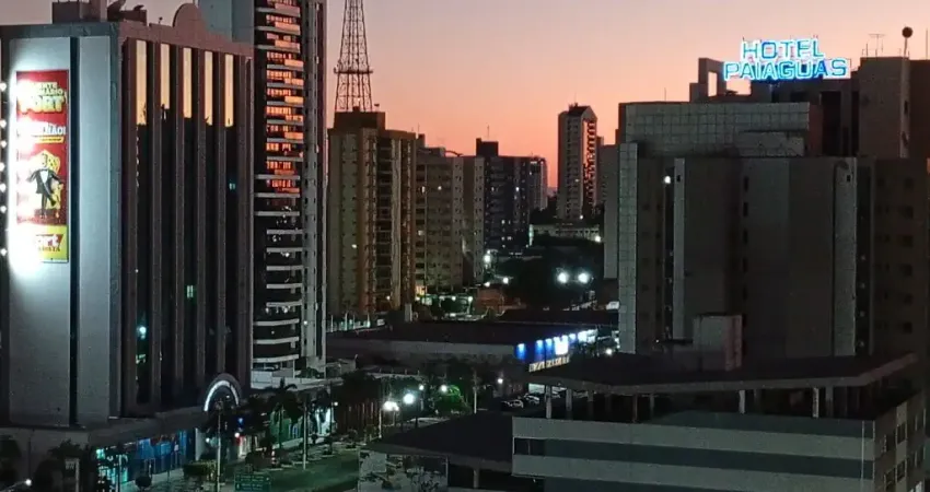 Apartamento na Av do CPA. Atrás do Mec Donald. Centro.