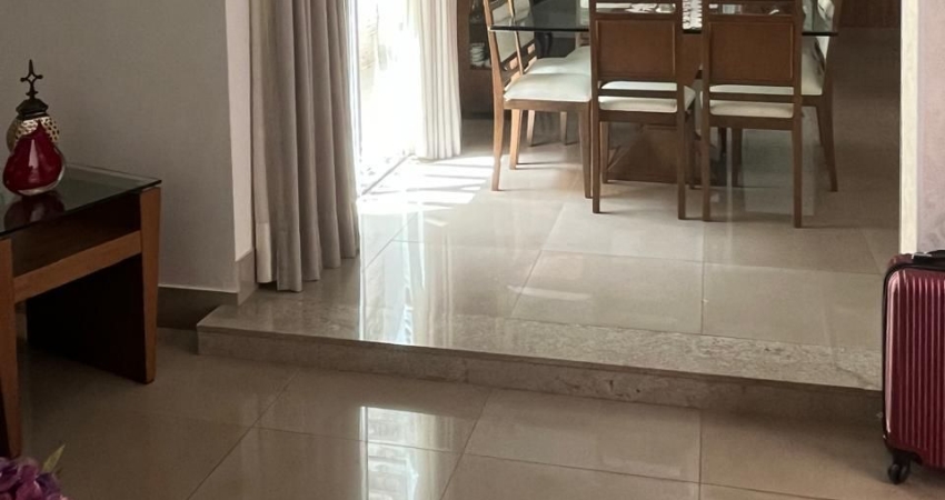 BELÍSSIMO SOBRADO A VENDA LOCALIZAÇÃO PRIVILEGIADA  VIGILATO PEREIRA