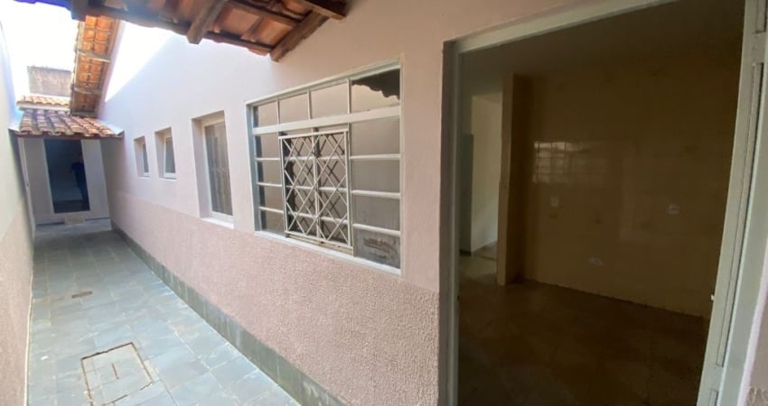 OPORTUNIDADE ÚNICA! CASA A VENDA JARDIM PATRÍCIA.