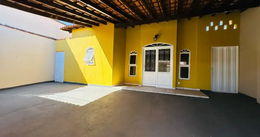 Casa com 3 quartos à venda na Rua Manoel Serralha, 111, Santa Mônica, Uberlândia