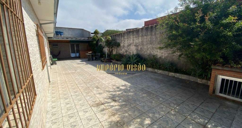 Casa à Venda com 2 Dormitórios e uma Edícula, com 4 vagas de garagem no Jardim Imperador em Suzano-SP