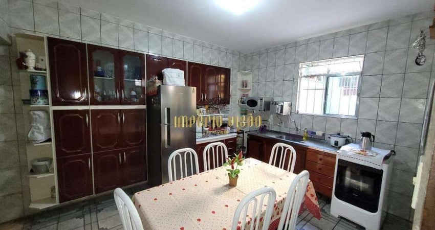 Casa a Venda com 3 Dormitórios, sendo 1 Suíte - Parque Umuarama - Suzano - SP