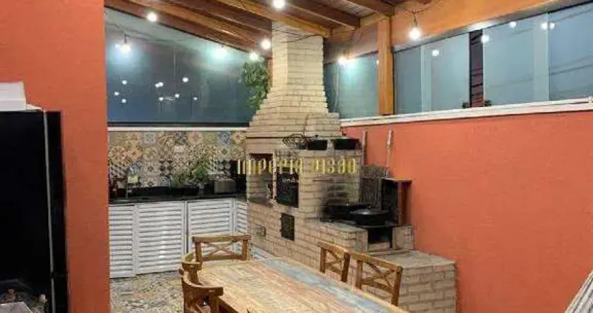 Sobrado à Venda com 3 Dormitórios, sendo 1 Suíte com Área Gourmet e Piscina no Condomínio Recanto das Araucárias em Suzano-SP
