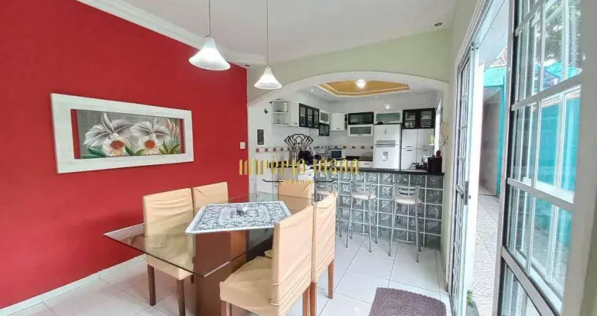 Sobrado à venda com 3 dormitórios, sendo uma suite no bairro Jardim Míriam Suzano-SP