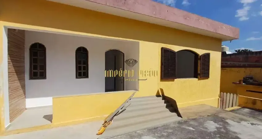 Casa à venda com 3 Dormitórios e Salão Comercial no bairro Vila Helena - Suzano-SP