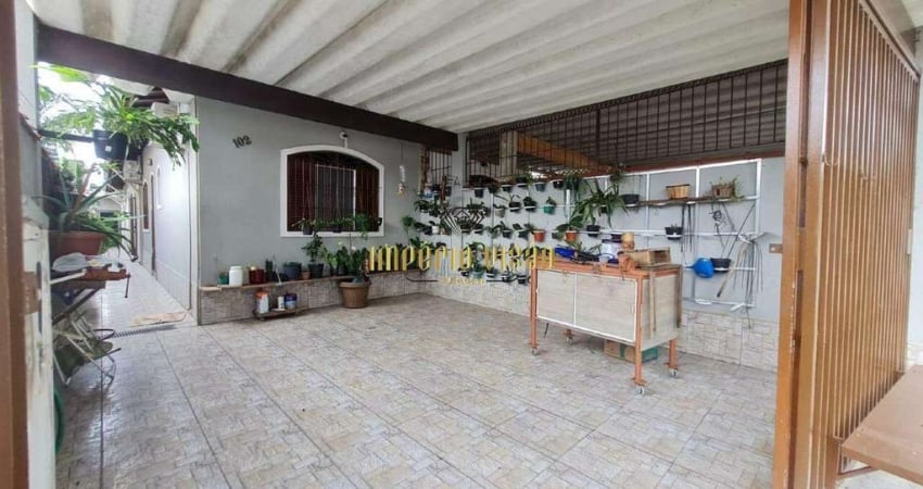 Casa à venda com 3 Dormitórios, sendo 1 Suíte - Entre a praia da Vista Linda / Indaiá Bertioga/SP - Aceita Permuta imóvel em Suzano-SP