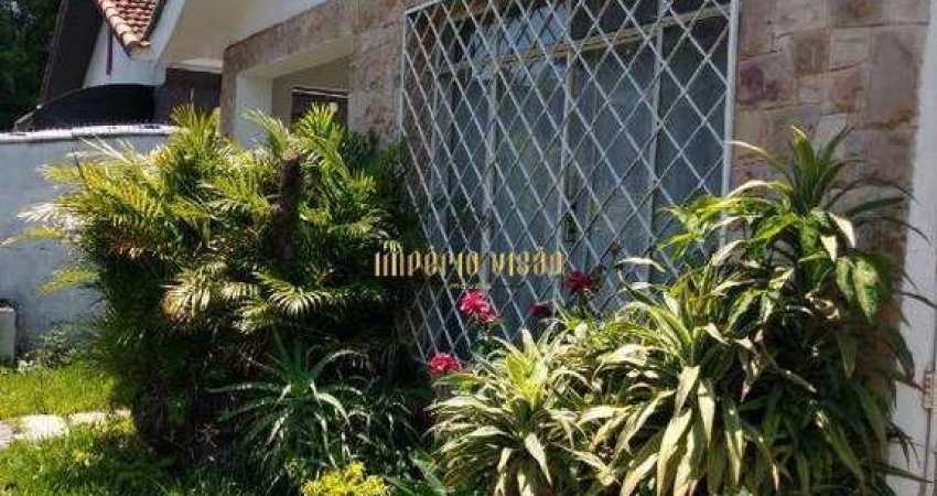 Casa à venda com 3 Dormitórios e 2 Vagas de garagem no Centro de Mogi das Cruzes-SP