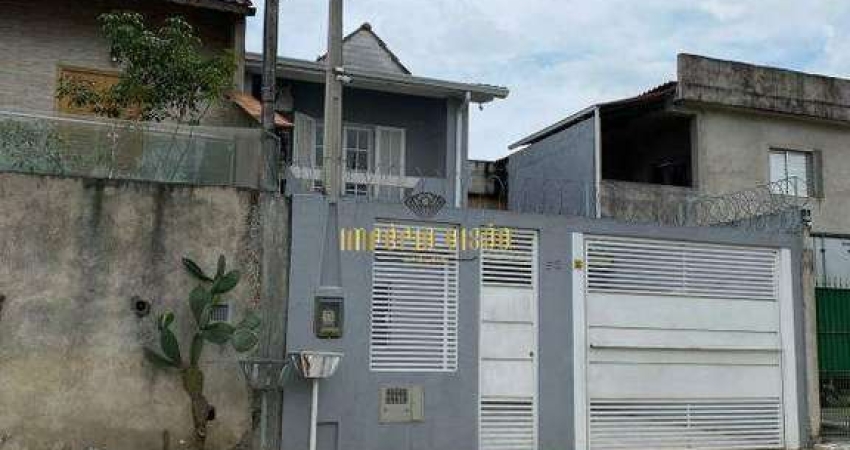 Sobrado à venda com 3 Dormitórios, sendo 1 Suíte e 4 Vagas de garagem no bairro do Jardim Marcia - Suzano-SP