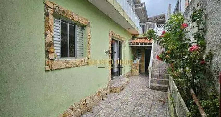 Sobrado à venda com 3 Dormitórios e Área Gourmet no Jardim Helena- Suzano-SP