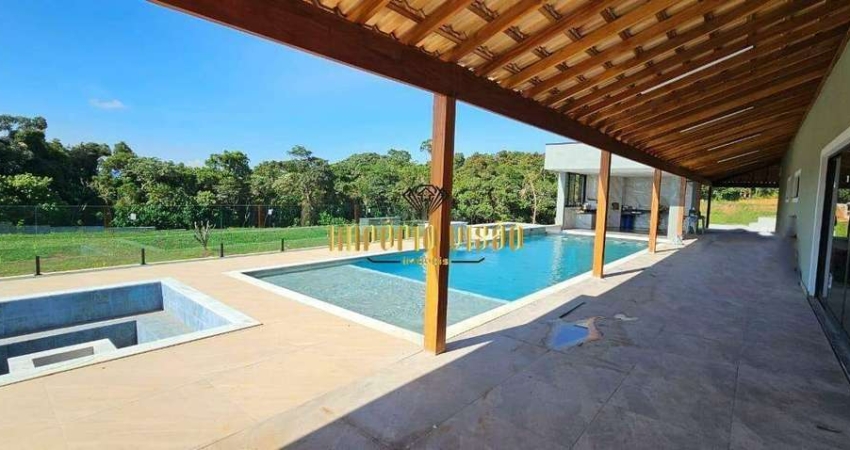 Chácara à venda com 25.000m² de terreno com 3 Suítes, Área Gourmet, Piscina e Pomar Frutífero no bairro Cocuera - Mogi das Cruzes-SP