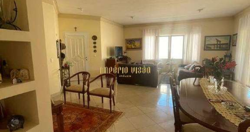 Casa para Aluguel com 3 Suítes, Cozinha, Quintal amplo e 8 vagas de garagem no bairro Vila Oliveira - Mogi das Cruzes - SP
