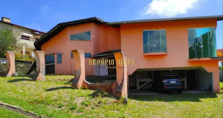 Sobrado à Venda com 5 Dormitórios, sendo 2 Suítes, Churrasqueira e 5 Vagas na Vila Moraes - Mogi das Cruzes/SP