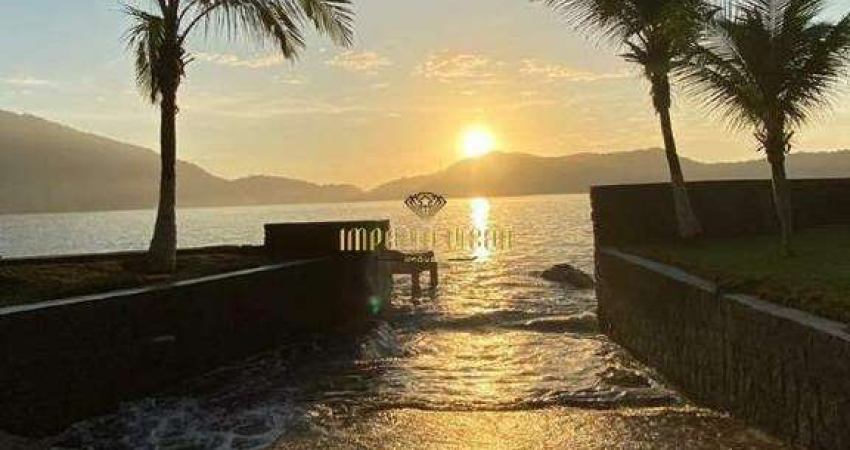 Casa pé na areia com Pier particular à venda - Estufa II - Ubatuba - SP