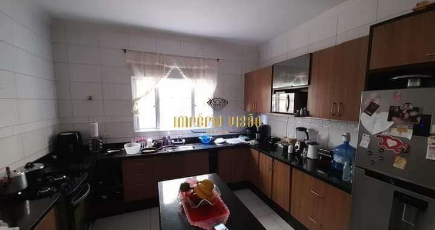 Casa com 3 dormitórios, piscina, área gourmet e quintal amplo à venda no bairro Jardim Realce - Suzano - SP.