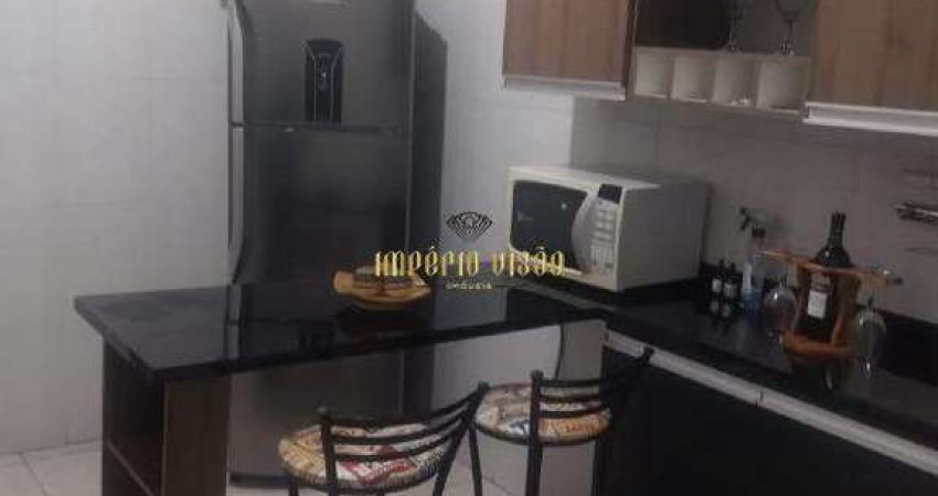 Sobrado à venda com 3 dormitórios e quintal amplo no bairro Jardim dos Ipês - Suzano-SP.
