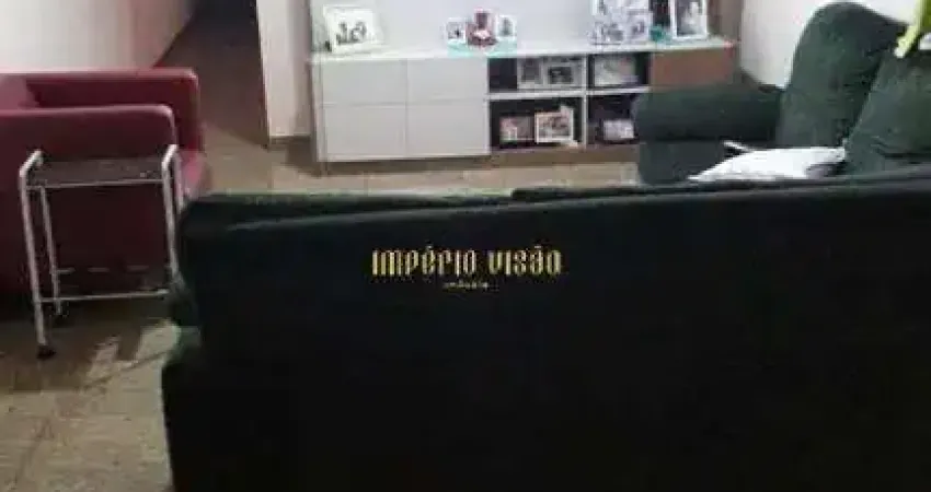 Sobrado com 3 dormitórios à venda no bairro Parque Residencial Casa Branca - Suzano-SP