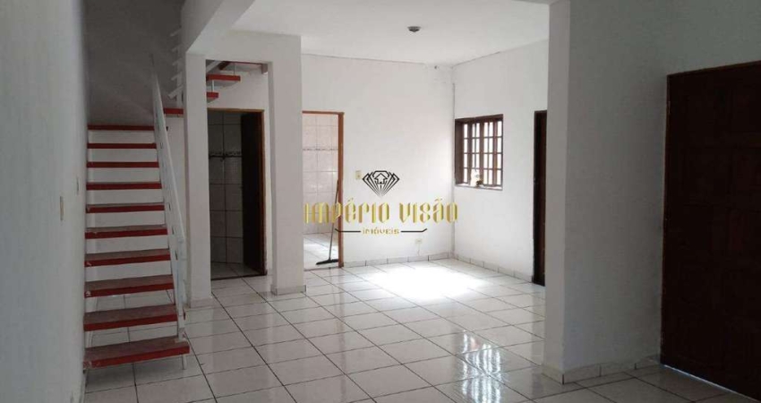 Sobrado com 3 quartos á venda no bairro Parque Santa Rosa - Suzano-SP.