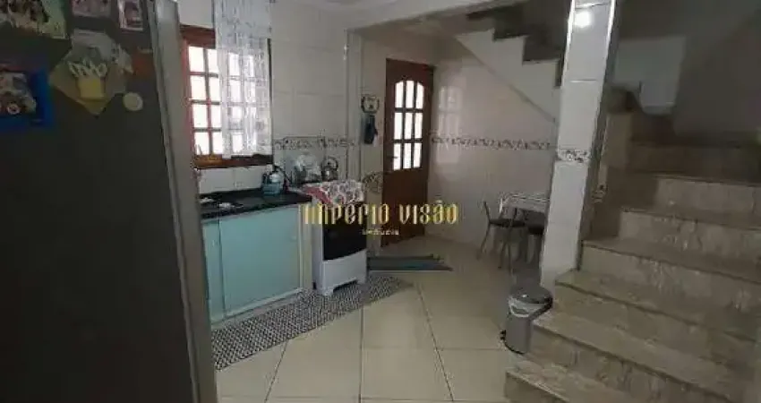 Sobrado com 3 dormitórios à venda no bairro Vila Júlia - Poá-SP