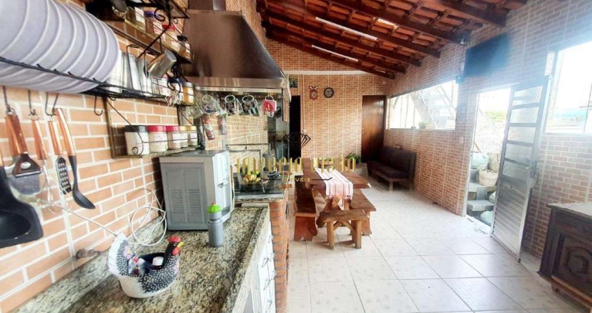 Sobrado com 3 dormitórios à venda na Vila Amorim - Suzano-SP.