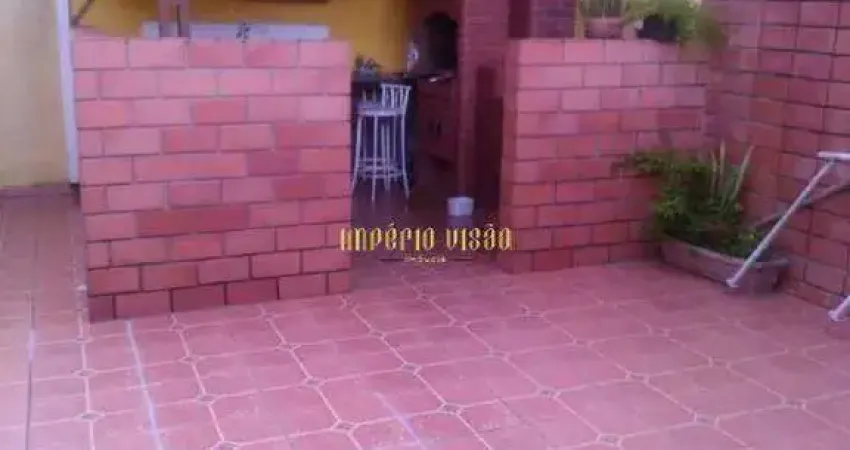 Ótimo sobrado com 3 dormitórios à venda no Parque Suzano.